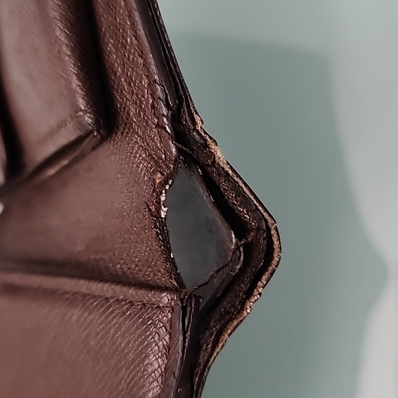 Louis Vuitton Damier Ebene Men's Wallet - Picture 8 of 11